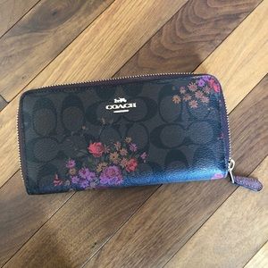 Coach Floral Monogram Zippy Wallet
